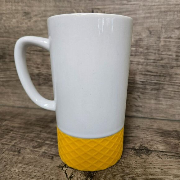 U.S. Army Tall 15 Oz Coffee Mug Silicone Grip Bottom Yellow Black White - Picture 4 of 10